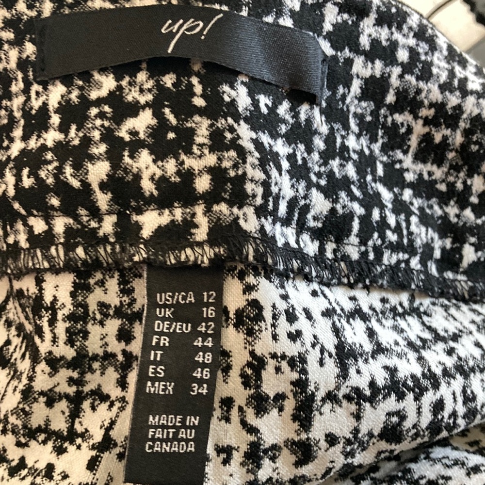 Up! Houndstooth Print Pants with ankle vent faux Pearl and Fringe Details Sz 12 - Picture 11 of 12